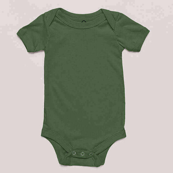 Gepersonaliseerd babyrompertje bedrukt met naam en tekstOlive green rompertje met opdruk cadeau voor babyshower